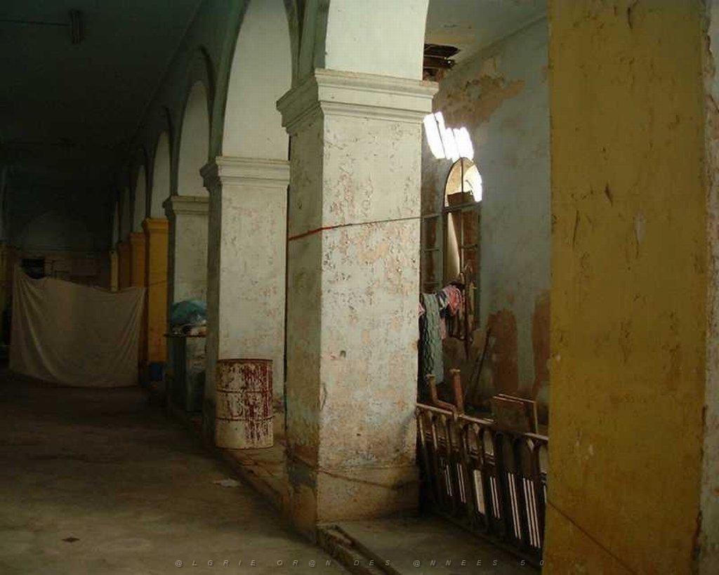 04 EGLISE SAINT LOUIS 01.JPG